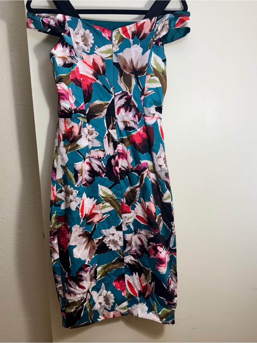 Karen Millen Teal Floral Off-Shoulder Midi Dress with Pink Accents - Picture 2 of 7
